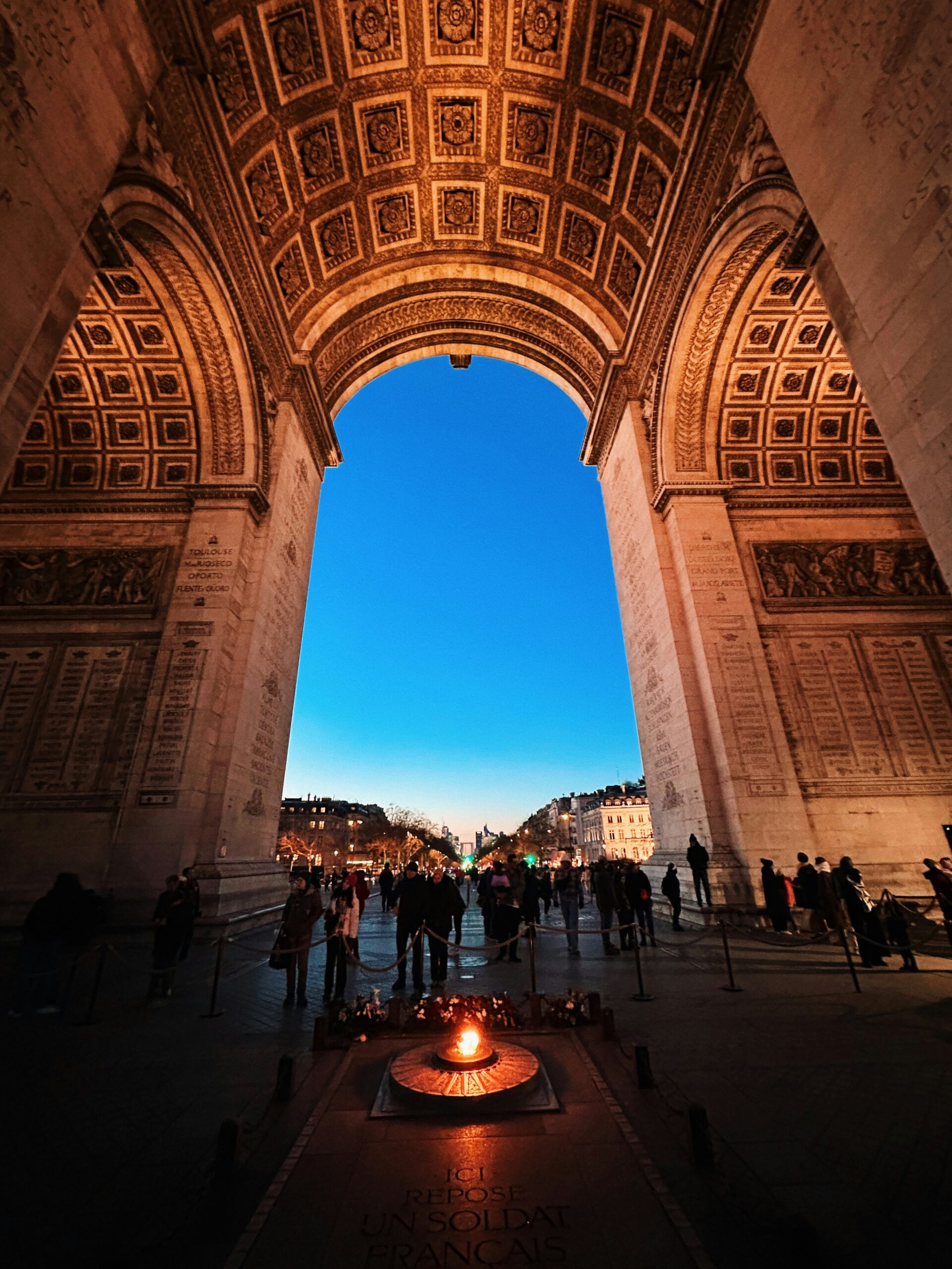 The Mexican Fan Who Extinguished Paris’ Eternal Flame During the 1998 World Cup