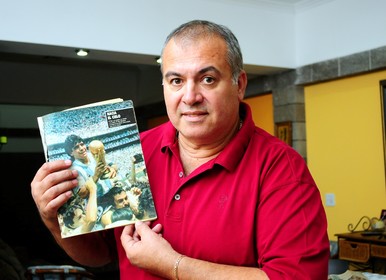 The Fan Who Lifted a Legend: The Story of Roberto Cejas Before Immortality